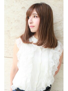 シェル 鎌倉小町(SHELL) 小顔に見えるひし形ツヤ髪ストレート・ミディアムレイヤー・２