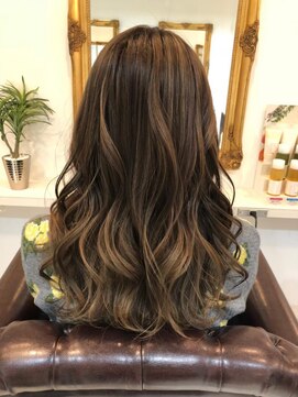 アルーシェ 平井(Alushe) ナチュラルブラウン『Ａｌｕｓｈｅ平井』