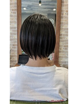 モーネ(Mone) 春におすすめ！透け感ショートボブ