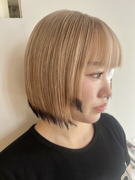 トロニー(TLONY) 裾カラー　ベージュ　stylist/miaki