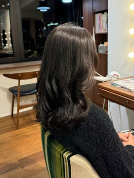 エルサフィロ キタハマ(el zafiro kitahama) 30×40×50代×似合わせカット×お手入れ簡単×デジタルパーマ