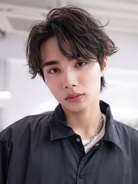 ユウ 渋谷(U) アッシュブラックマッシュパーマ刈り上げツーブロック