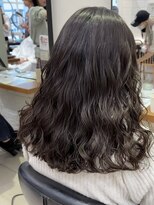 アメリ バイ アピッシュ(Amelie by apish)&nbsp;コテ巻き風パーマ少ししっかり目　新デジタルパーマ