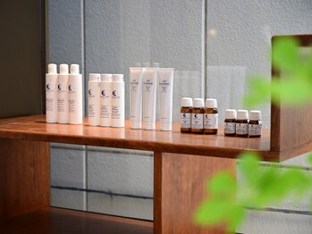 ロムブラン(L'HOMME BLANC)の写真/頭皮のメンテナンスでより扱いやすい髪へ、ケアしながらゆったりとした時間を