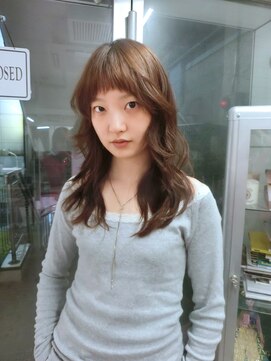 ノラ シブヤ(NORA) レイヤーカットブラウンカラーハッシュカットパーマ風レイヤー