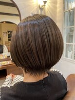 ヴィアンカ(Vianca) 大人丸みショートボブ