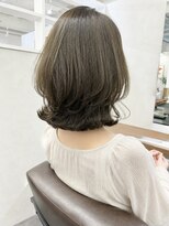 オウル(Owll) *大人レイヤーボブ上品くびれヘアオリーブベージュ*