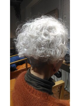 オリバ ヘアー(OLIBA HAIR) ミセスも素敵なツーブロック