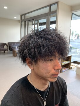 ヘアーバズール(hair Buzl) ツイストパーマ