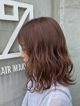 イチパーセント ヘアメイクアップ 1％ HAIR MAKE UP ピンクブラウンカラー外ハネミックス巻きスタイル