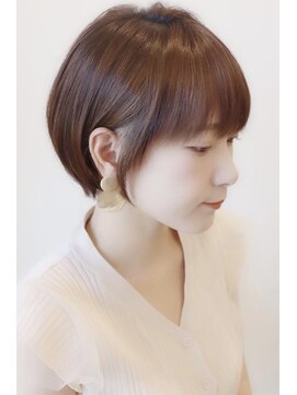 アイ(I.) 【I.】女性らしい30代40代におすすめのストレートショートボブ