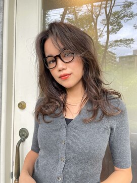 ビュートリアム 広尾(BEAUTRIUM) 透明感抜群！ハイライトカラーで外国人風ウェーブセミロング