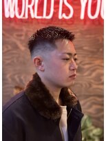 ザ デュード(THE DUDE)&nbsp;バーバースタイル　スキンフェードフェザーアップ