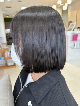 リファインド ギフト ヘアー ステージ(Refined gift HAIR STAGE) ストレートフローディアトリートメントボブ