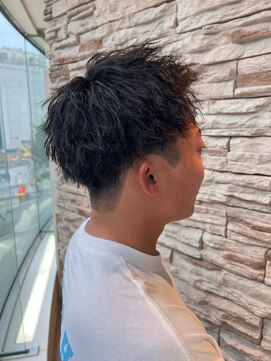 レナークアリア(LENAHC ARIA) メンズ刈り上げツイストパーマスパイキーショート