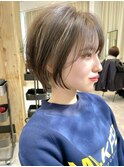 ショートボブ白髪ぼかしハイライト