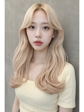 テラス トヨタ(Telasu Toyota) ホワイトベージュブロンドカラー/ブリーチとレイヤーカット