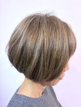 ヘアートラム(HAIR TRAm.)の写真/“隠す”から“活かす”へ。大人の髪に、上質な透明感を。