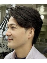 バーバー ミキ 塚本(BARBER MIKI)&nbsp;BARBERで襟足ありのフェザーパーマ。艶ありパーマ