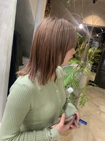 シー(Ciii)&nbsp;stylist イケダ>> 根本暗めのくすみベージュ
