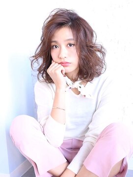 アリュールヘアー ヴィヴィ(ALLURE hair vivi) ラベンダーグレージュ×ゆるふわカールミディ