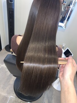 アールサロン アオヤマ(Rr SALON AOYAMA) 透明感プラチナミネコラカラー