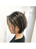 ショートボブ+コントラストハイライト