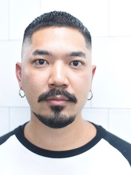 メリケンバーバーショップ コウベ(MERICAN BARBERSHOP KOBE) スーパーバズクロップコンマ