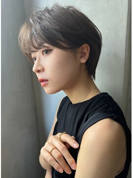 ロゼ 鳳(ROSE) 【ROSE】マッシュショート＿＿ショートボブ__耳かけショート