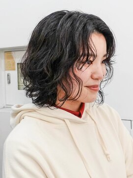 カムジーヘッドカミノウラ(COMEGHEAD KAMINOURA) 大人マッシュショート丸みショート黒髪ショートベリーショート