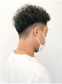 メンズフェードカットパーマ強めツーブロック爽やか