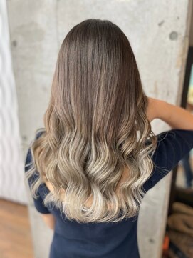 ミラシィ 成田(Mirashy) ハイライトカラーミルクティーベージュレイヤーカット