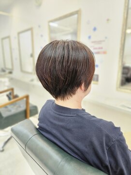 ネクサス NEXUS 後頭部に自然な丸みが出るショート