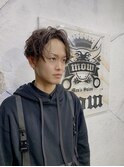センターパートツイストスパイラルパーマ