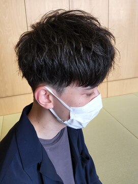 ニアウ 伊勢崎連取店(Niau) 刈り上げショートマッシュ波巻きツイストスパイラルパーマメンズ