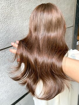 アフロートリノ(AFLOAT Leino) 小顔ヘルシーレイヤースタイル透明感カラー【修】20代30代40代