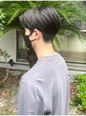 韓国風ショート センターパート ツーブロックスタイル