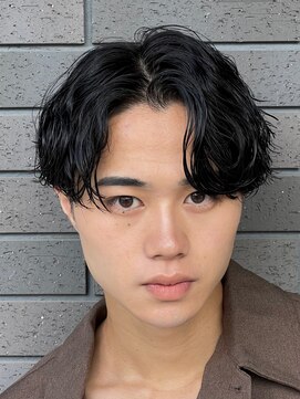 フィフス 渋谷(fifth) センターパート波巻きスパイラルパーマツイストスパイラルパーマ