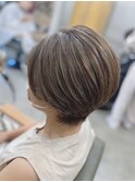 立体感ハイライト前下がりショート