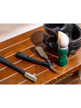 【摂津富田駅徒歩1分】平日21時まで営業◎バーバーだから受けれるワンランク上のシェービング&眉毛カット！