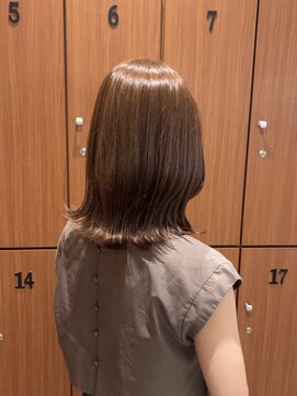 美容室 アイディー i-dee 赤みを抑えたベージュカラー