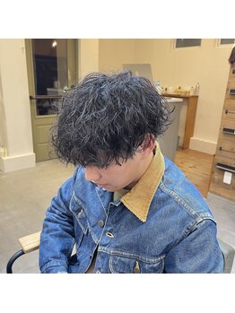 クローバー(clover)の写真/初めてパーマする方にも◎自宅でも再現性高いツイストスパイラルパーマや波巻きパーマを!