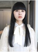 黒っぽくモードな印象のブルーブラック×ワイドバング