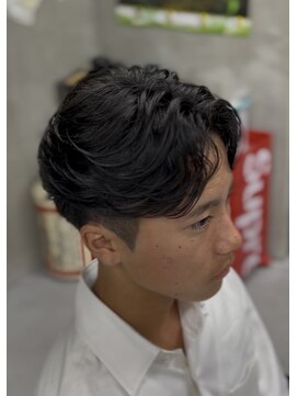 バジー バイ ディーアンドティー(Buzzy by D&T) 毛流れ系センターパート