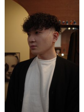 エディ(Edy) メンズスペインカールマッシュ刈り上げケアパーマ眉毛カット岡山