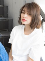 ルティア(Lutia) アッシュカラー 前下がりボブ 夏ショート