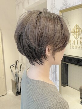 ジアン バイ ミルボン NU茶屋町+(GIEN by milbon) オシャレ耳掛けショート★イルミナカラーアッシュ◎山本みづき