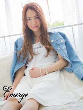 エマージュ 藤沢(Emerge) ♪リラックスカーリーロング[藤沢/藤沢南口/藤沢駅/JR藤沢駅]