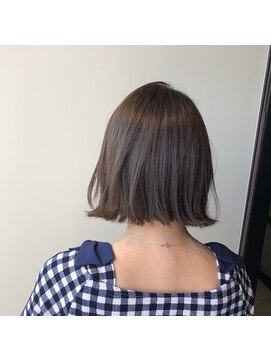 エイミー(Aimee) Aimee 町田 切りっぱなしボブ×アッシュグレイジュ