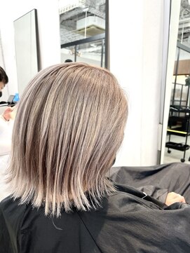 ナンバースリー 溝の口店(Number Three) ブロンドベージュ